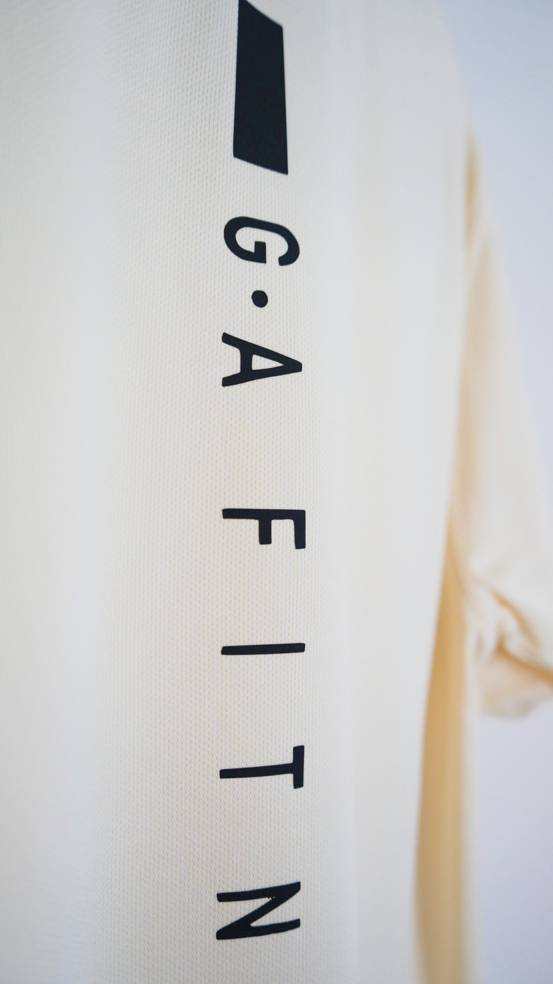 Vanilla - Breathable performance top